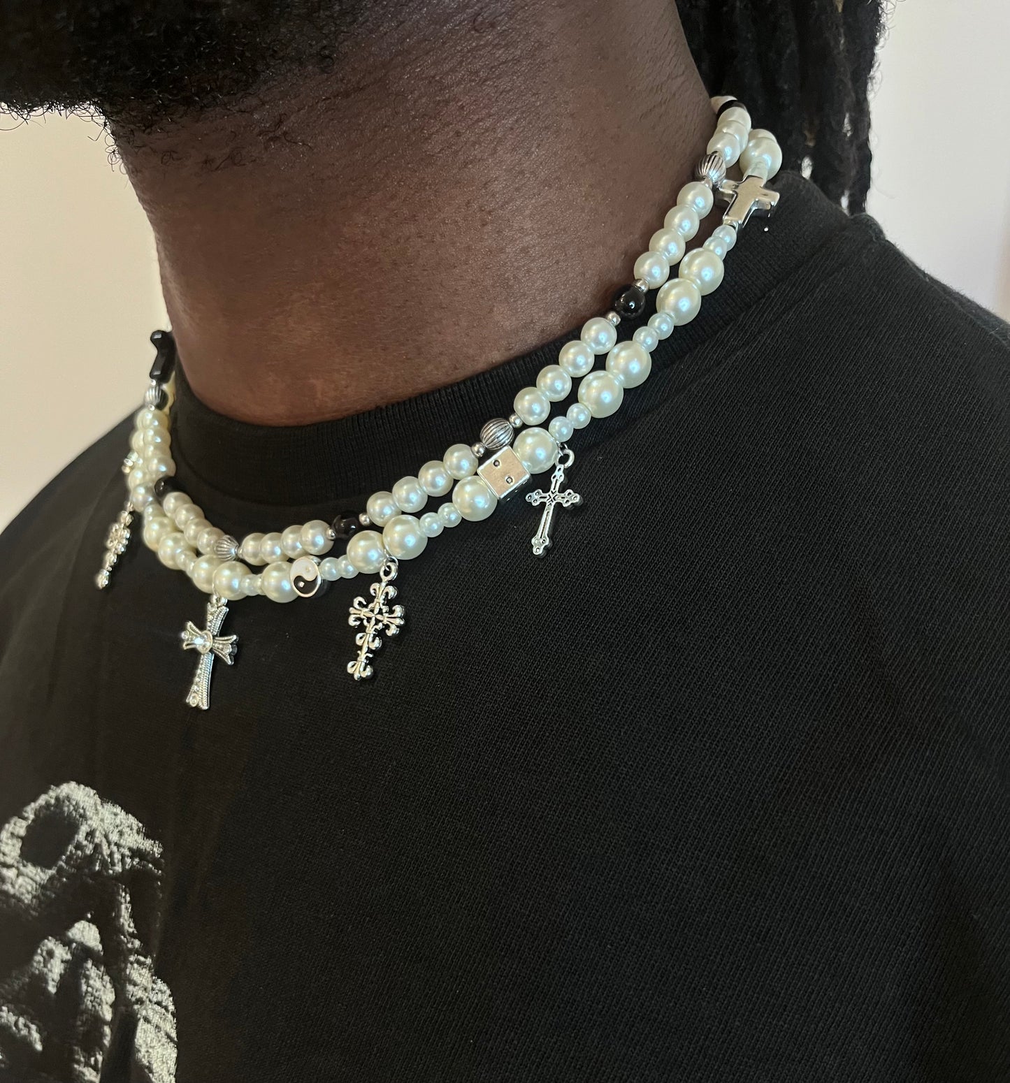 x2 Cross Pendant Pearl Necklaces - White/Black