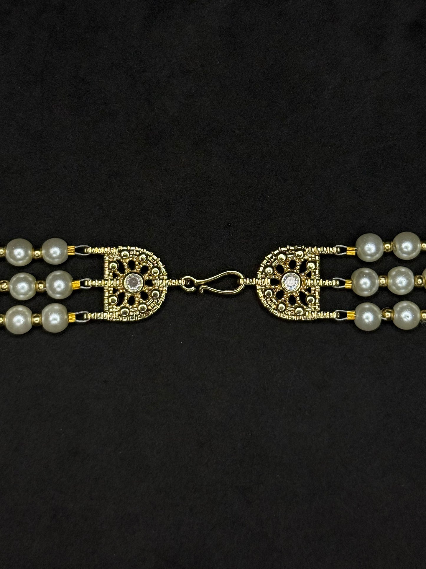 Women’s Trio Choker Pearl Necklace - White/Gold