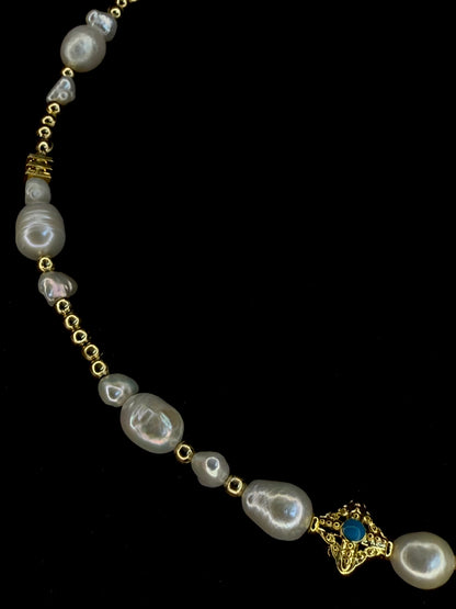Women’s Reversible Red/Blue Pearl Necklace - White/Gold