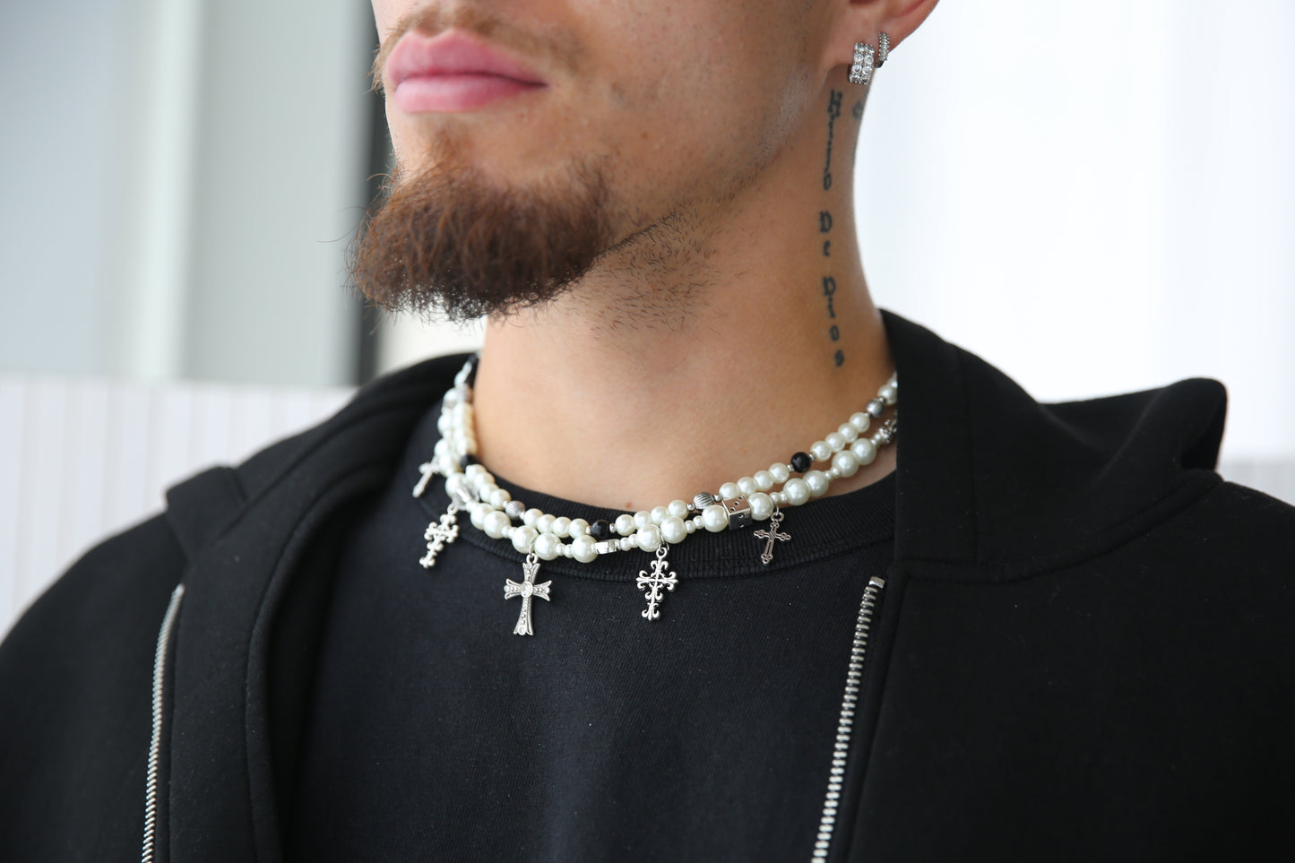 x2 Cross Pendant Pearl Necklaces - White/Black