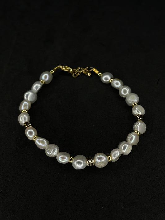 Gold Freshwater Pearl Bracelet - White/Gold