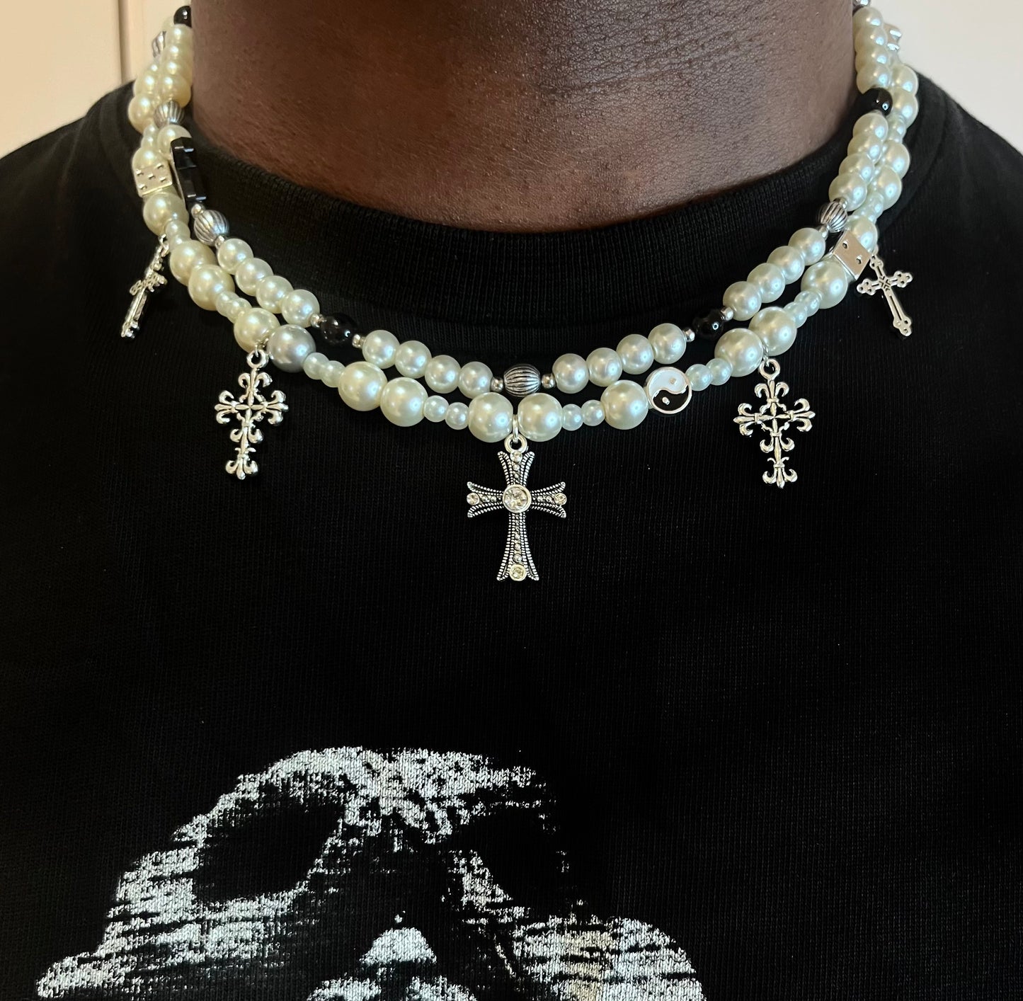 x2 Cross Pendant Pearl Necklaces - White/Black